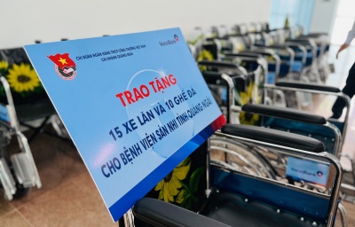 Chi đoàn Vietinbank Quảng Ngãi  trao tặng quà cho Bệnh viện Sản-Nhi tỉnh